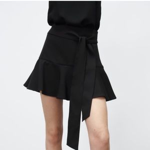 Zara Black Bow Trim Skort